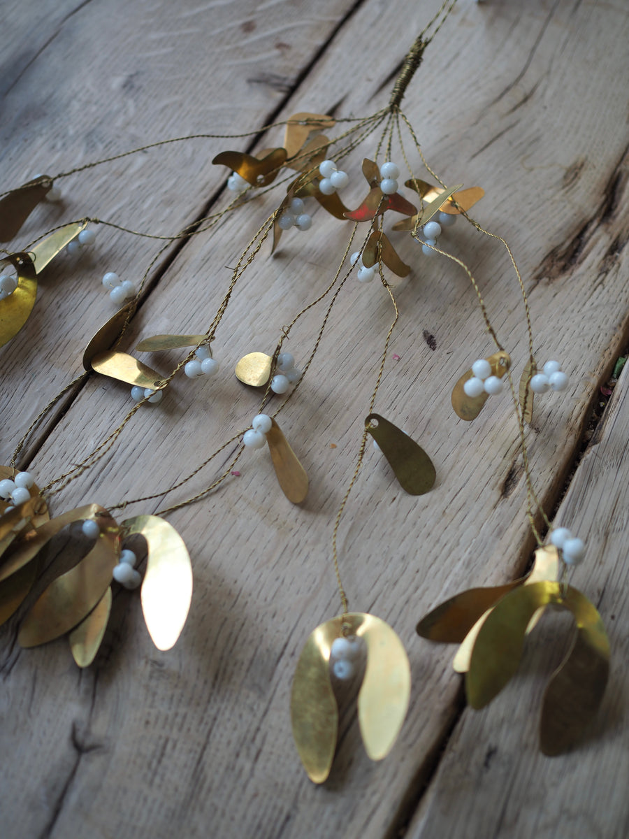 Mistletoe Gold and White Berry Hanging Decoration